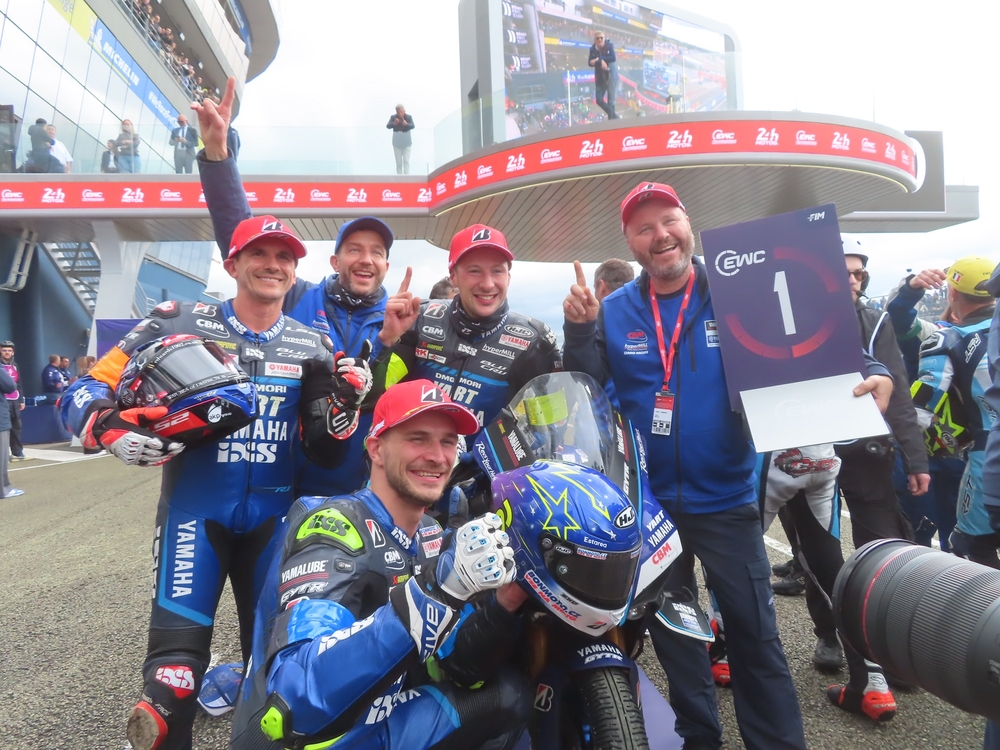 【決勝結果速報】2025 FIM EWC Rd.1 ルマン24時間 変化する路面状況の中 YART-YAMAHAが逆転優勝!