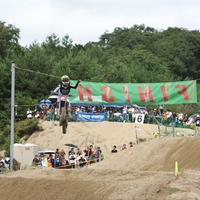 【2024年全日本モトクロス選手権 Rd.6 近畿大会 レディースクラス】本田七海が今季初優勝を挙げ、決勝4位の川井麻央を逆転してランキングトップに浮上!