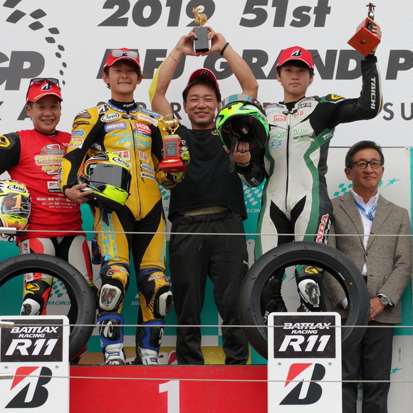 【全日本ロードレース第8戦 鈴鹿 ST600 結果レポート】 見応えある激しいトップ争い！小山知良がタイトルを、南本宗一郎が勝利を獲得！