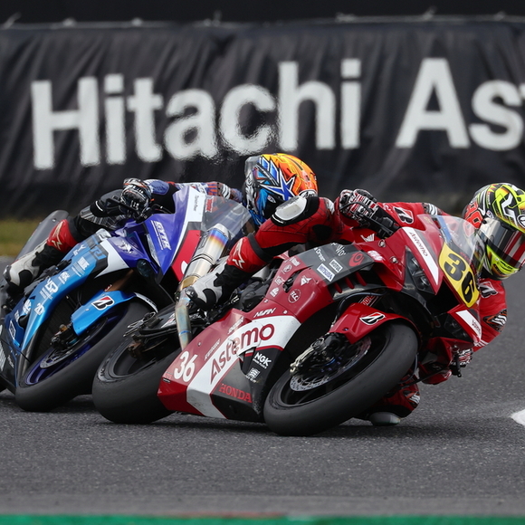 【2023年全日本ロードレース選手権 第8戦 鈴鹿 JSB1000】大波乱のレースで水野涼がダブルウイン