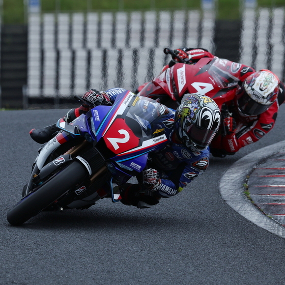 【2025年 全日本ロードレース選手権 第5戦 オートポリス JSB1000】天候不順の中、九州出身の中須賀克行が地元ラウンドでダブルウィン