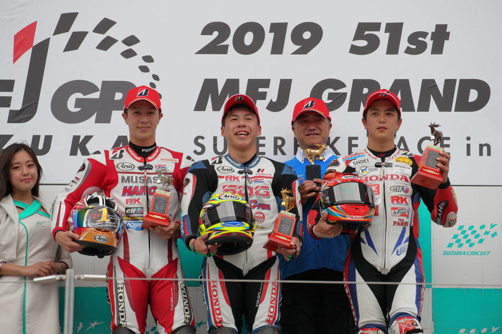 全日本ロードレース第8戦 鈴鹿 J-GP2 結果レポート】 榎戸育寛が最後の