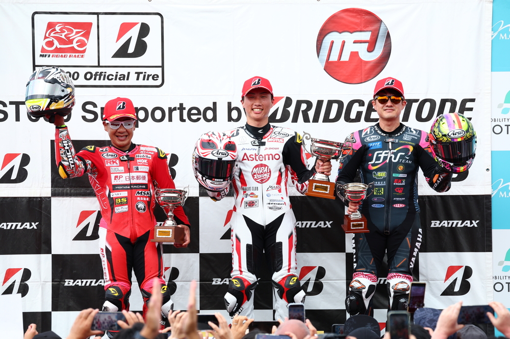 【2026年 全日本ロードレース選手権 第5戦 モビリティリゾートもてぎ ST600】藤田哲弥が三つ巴の争いを制しベテラン二人が表彰台を獲得