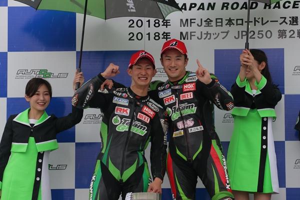 縮green_podium.JPG