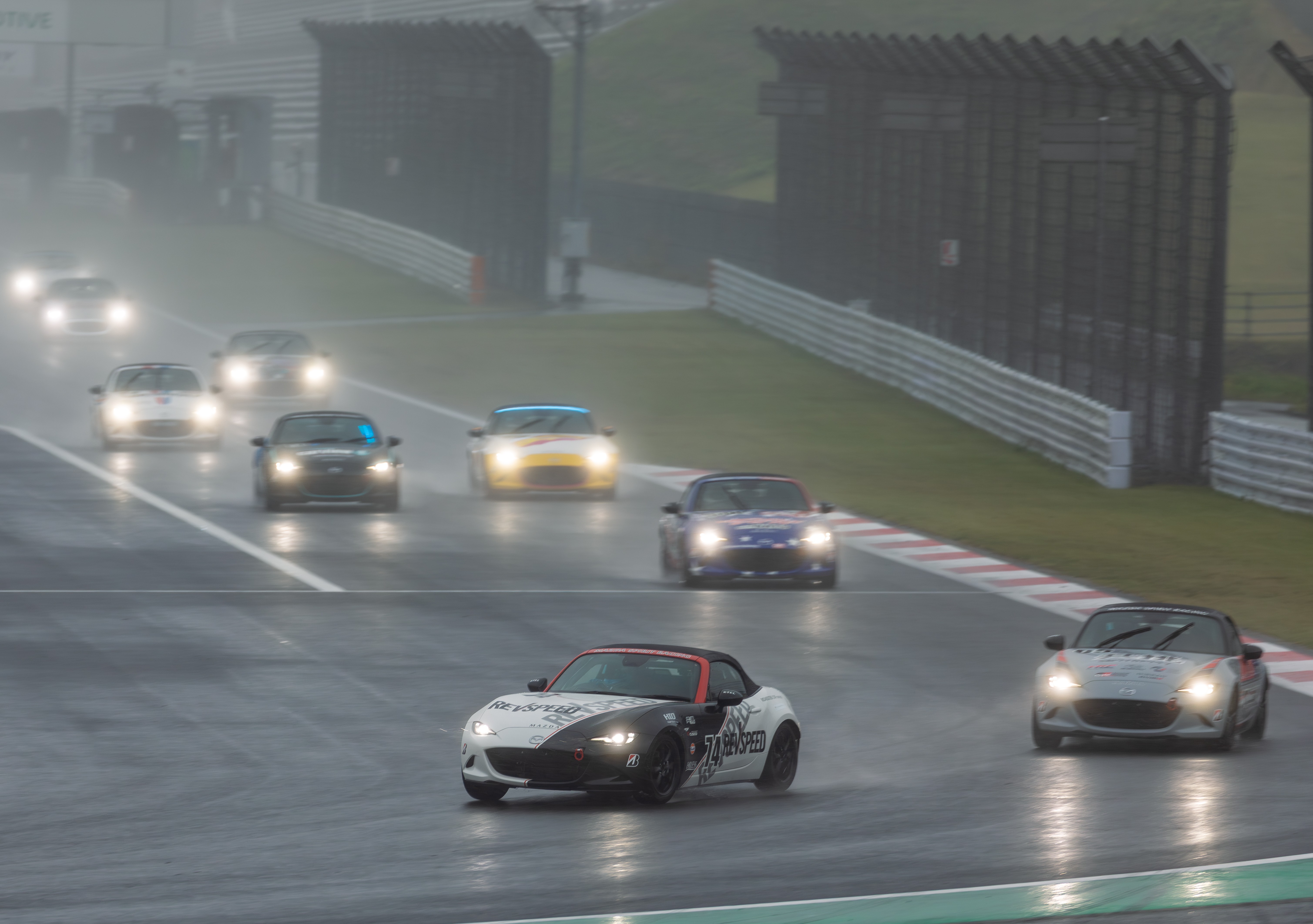 第37回メディア対抗ロードスター耐久レースに協賛