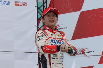 pro-Race2-podium-007-tsutsumi2.jpg